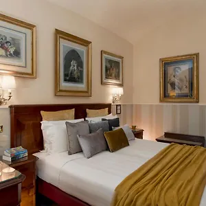 https://des-artistes-rome.it-romehotels.com